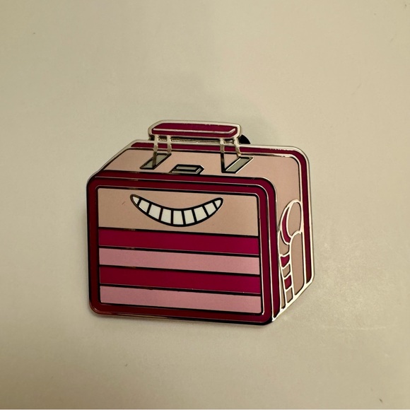 Disney Pin - Cheshire Cat Lunchbox. 2022 Magical Mystery Pin Series 20. - Picture 3 of 6